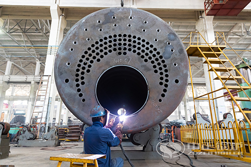 20噸生物質(zhì)蒸汽鍋爐多少錢 25噸燃煤蒸汽鍋爐和25噸燃?xì)忮仩t價(jià)格哪個(gè)更便宜